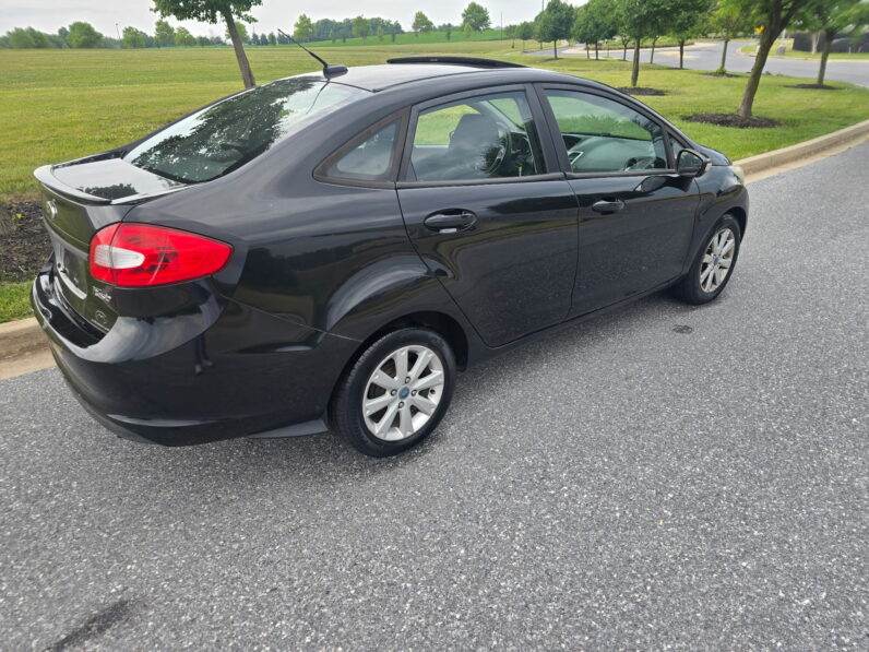 2013 Ford Fiesta SE