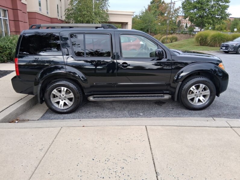 2010 Nissan Pathfinder SE