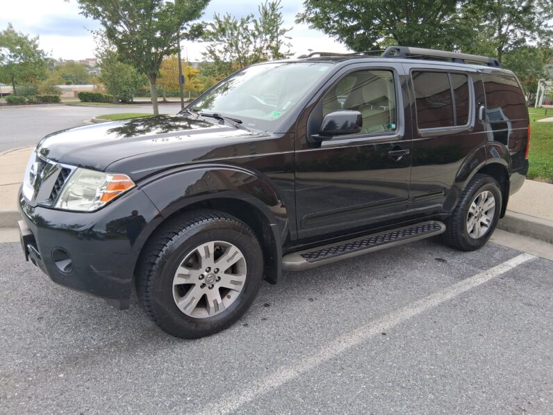 2010 Nissan Pathfinder SE